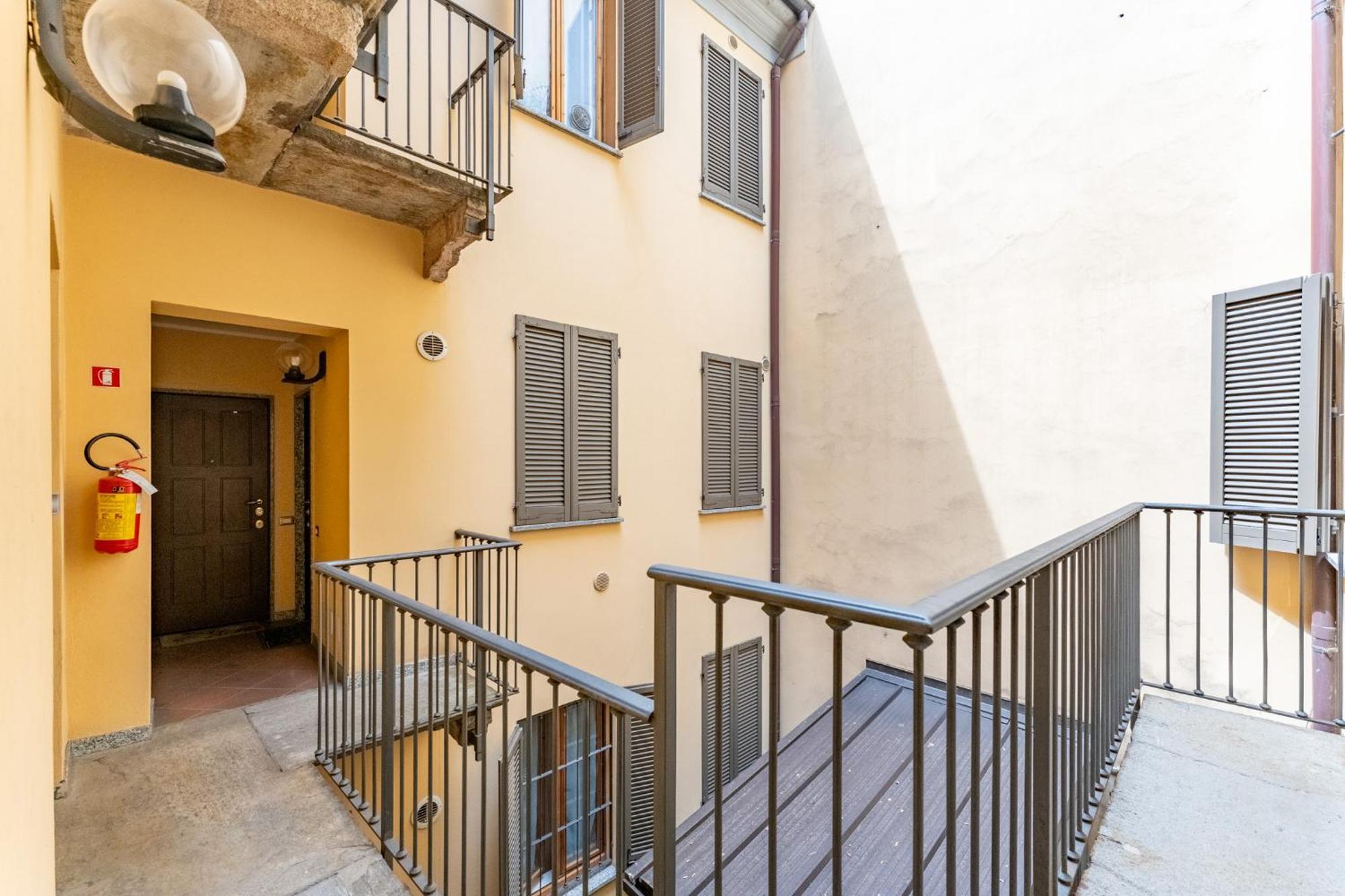 Ap6 Appartamento In Zona Duomo Milán Exterior foto